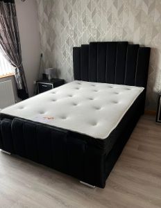 Salamanca Plush Black